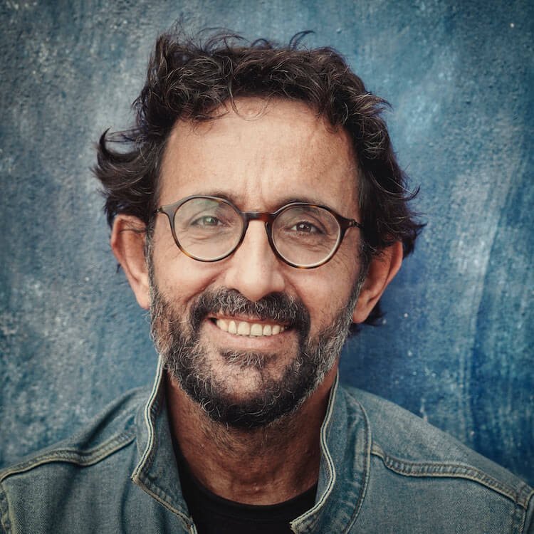 man-face-glasses-smile-tn