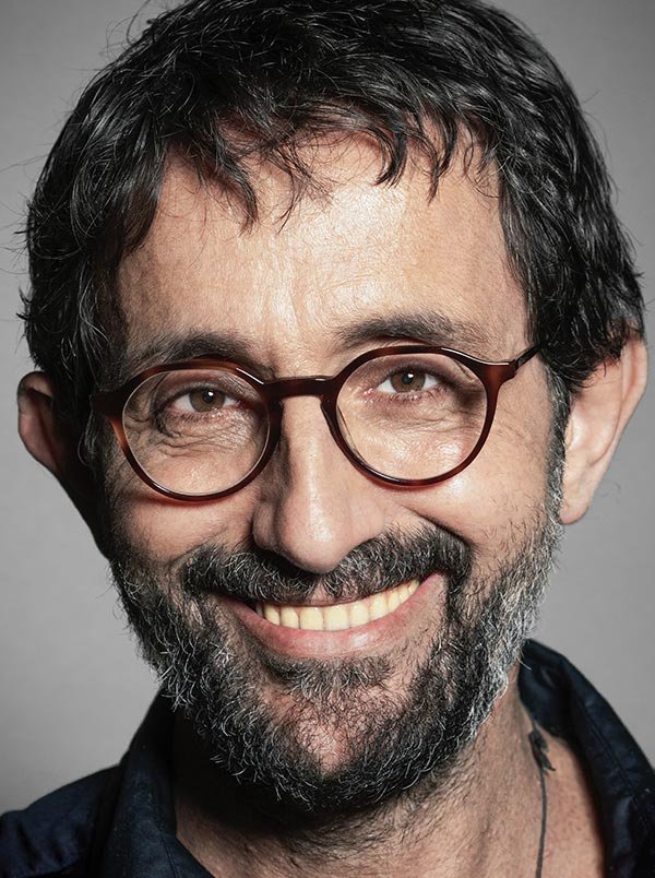 man-glasses-face-smile-long-01